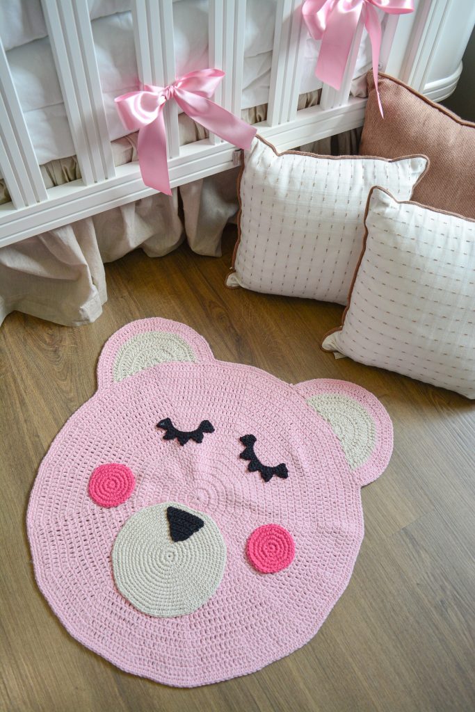 tapete urso rosa