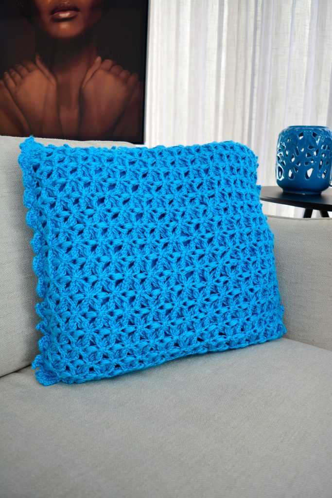 Almofada Aladim para decoração de inverno com crochê Círculo