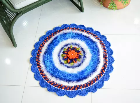 Tapete Multicolorido com Flor Central