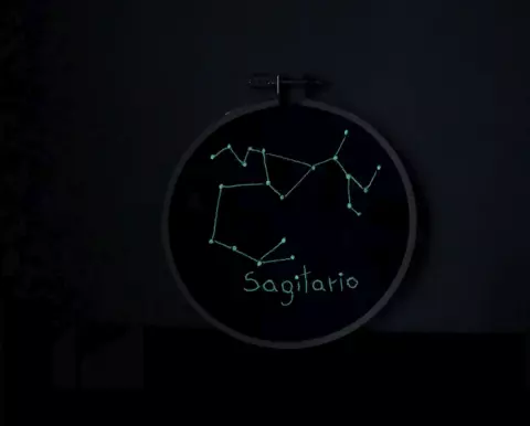 Bordado Signo Sagitário Glow