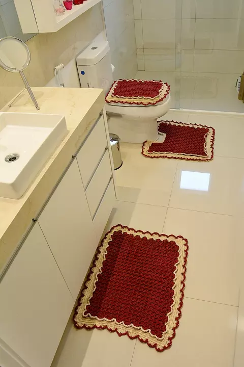 Jogo de Banheiro Marsala e Cru