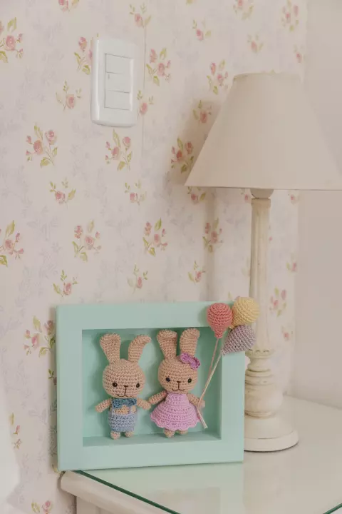 Enfeite de Porta de Maternidade Coelhos Irmãos