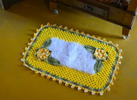 Tapete Max Amarelo e Decore Branco