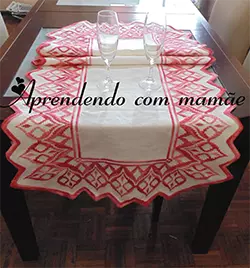 Centro de mesa bordado em Ponto reto