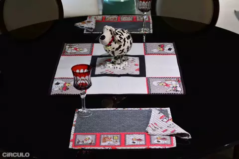 Toalha Quadrada e Jogo Americano