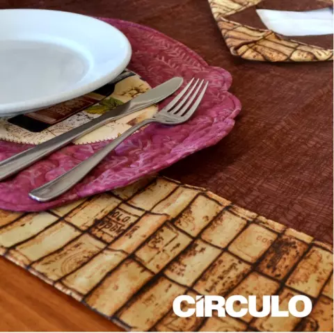 Jogo de Mesa Rolhas