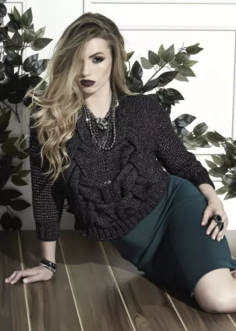 Blusa Preta com Cordas Blues