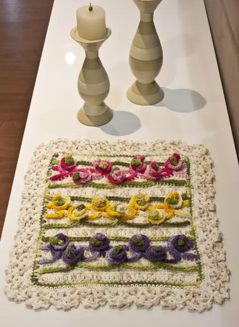 Toalhinha de Mesa Florzinhas 2015