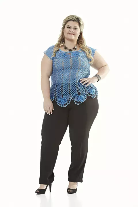 Plus Size - Blusa Crivo Acinturada