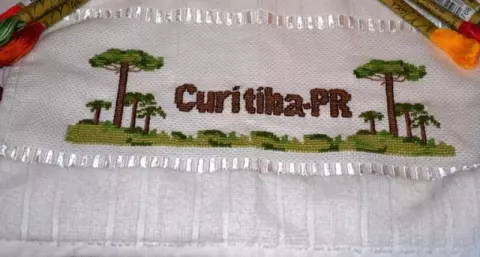 Toalha Ponto Cruz Curitiba