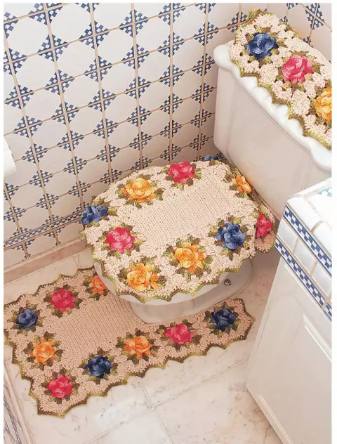 Conjunto para banheiro com flores