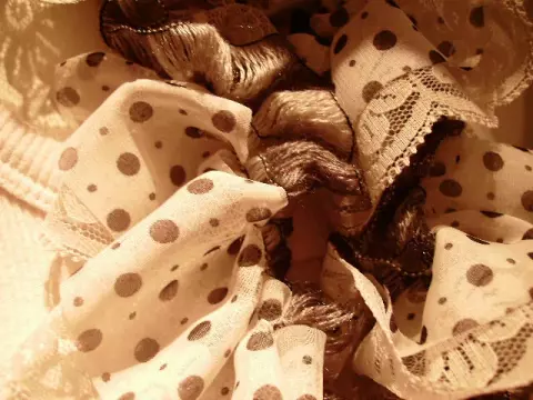 Cachecol Renda Tricô e Tecido Tricô com Sensual Frufru