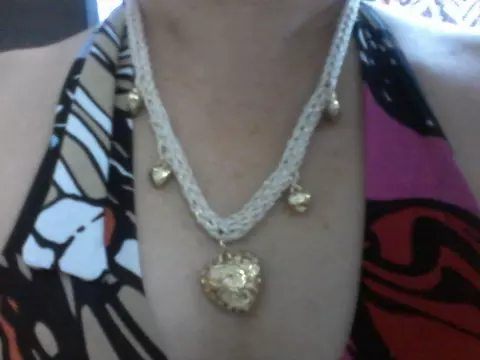 colar em tear feito com fio duna