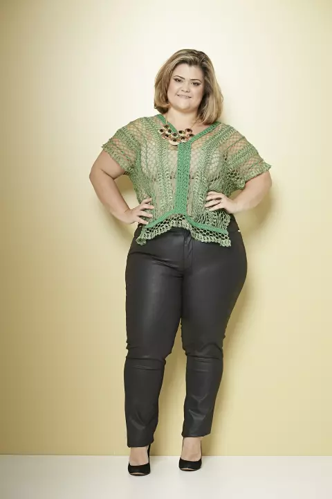 Plus Size - Blusa Sensual Romântico