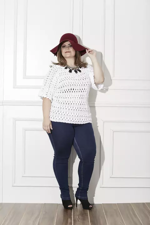 Plus Size - Blusa Crochê de Grampo