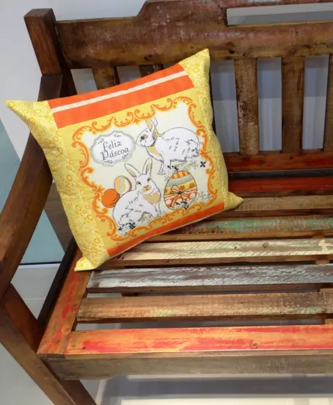 Almofada Amarela de Páscoa