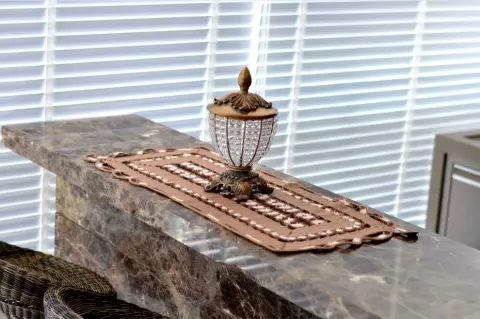 Trilho de Mesa Marrom