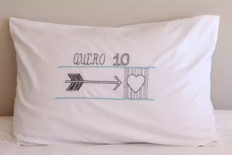 Travesseiro Vale Beijo