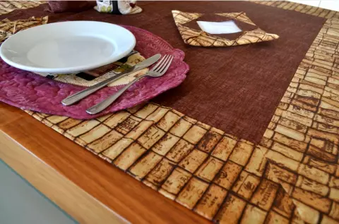 Jogo de Mesa Rolhas