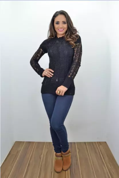 Blusa Preta Crochê de Grampo e Tricô