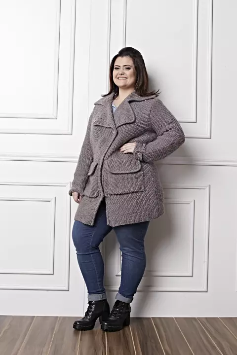 Plus Size - Casaco Maxi Gola