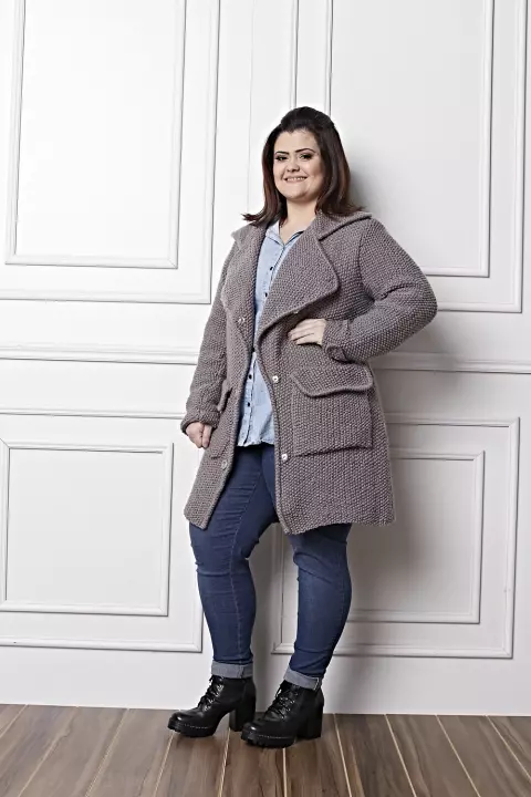 Plus Size - Casaco Maxi Gola