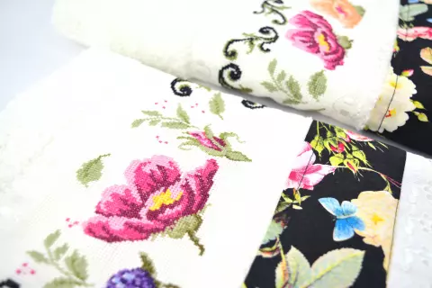 Jogo de Banho Floral Bordado