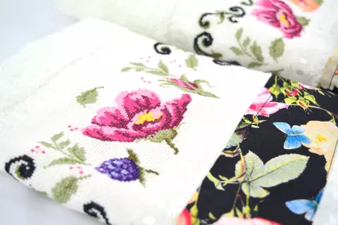 Jogo de Banho Floral Bordado