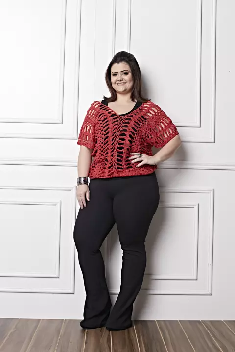 Plus Size - Blusa Crochê de Grampo Vermelha