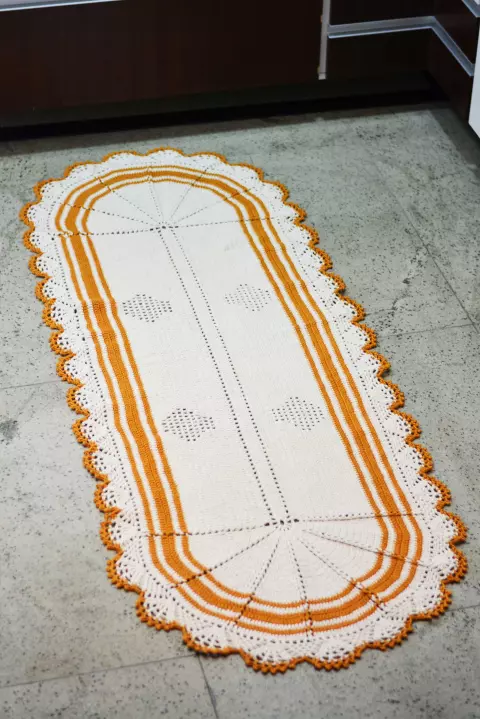 Tapete Oval Cru e Amarelo