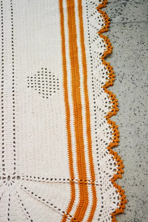 Tapete Oval Cru e Amarelo