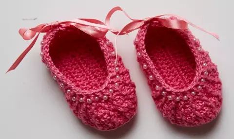 Sapatilha Rosa com Pérolas