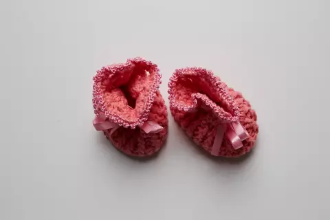 Sapatinho em Crochê Rosa