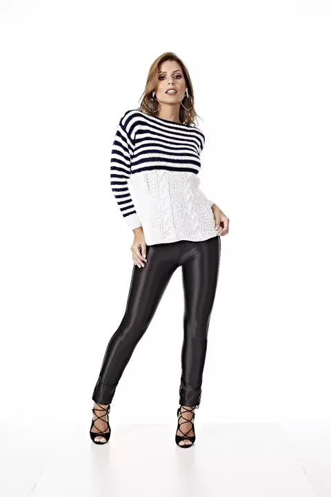 Blusa Branca e Azul Lã Seda