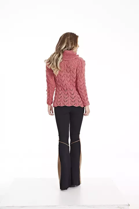 Blusa com Gola Alta