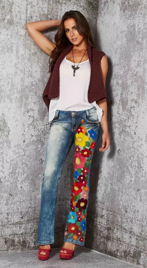 Calça Floral Bordada