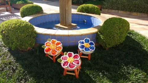 Capa de Banquinho - Flor Yves
