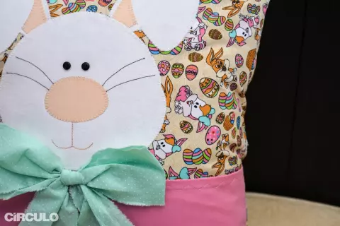 Capa de Almofada Coelho com Bolsos
