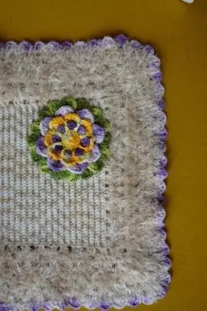 Tapete Retangular Cru Com Flores