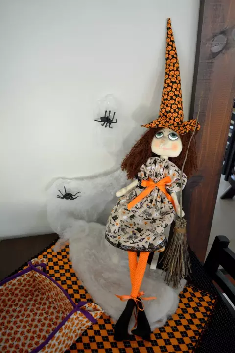 BRUXA TINA