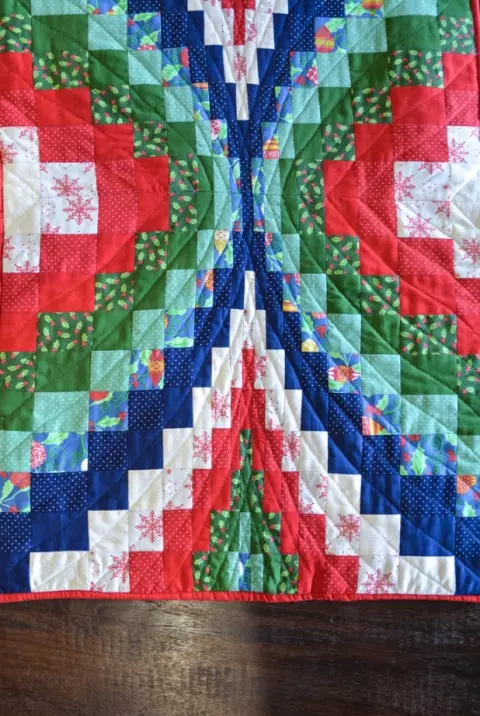 TRILHO DE MESA NATALINO TÉCNICA BARGELLO