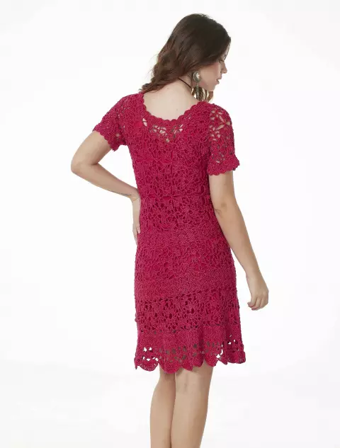 Vestido Curto com Motivos