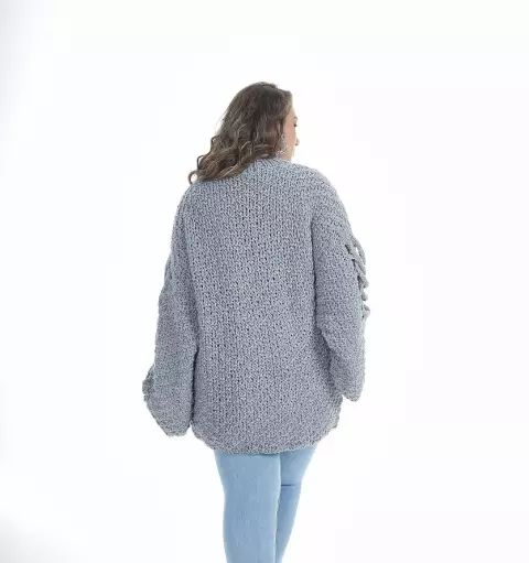 Blusa com Detalhes nas Mangas