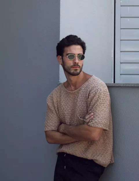 Camiseta Castanha