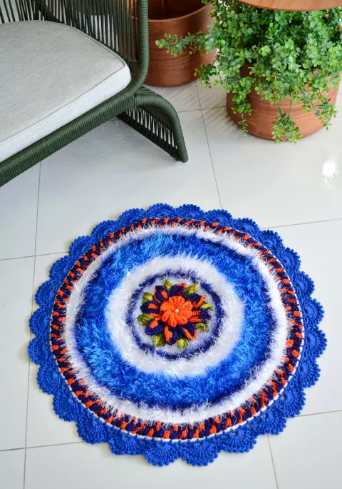 Tapete Multicolorido com Flor Central