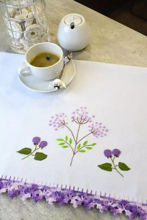 Pano de Prato Bordado Lavanda