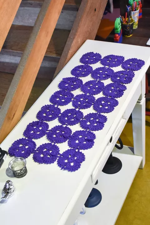 Trilho de Mesa Ultra Violeta