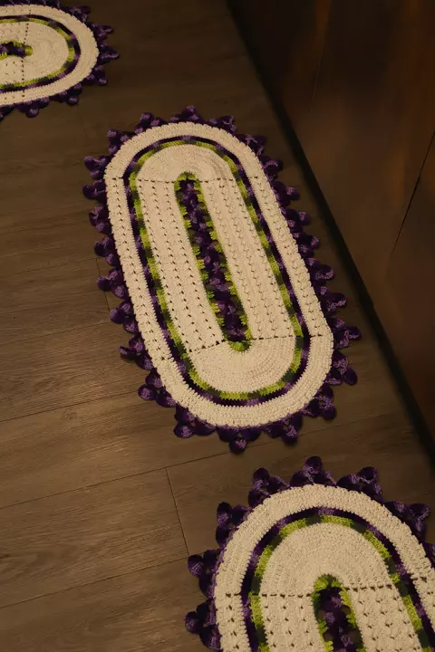 Jogo de Tapete com detalhes em Vinhedo