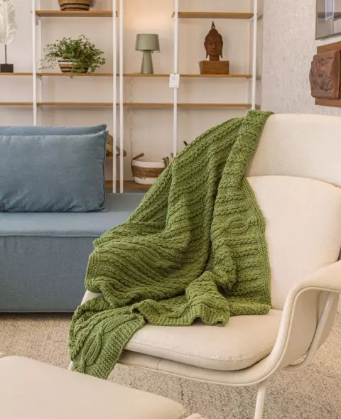 Green Meadow Throw Blaket