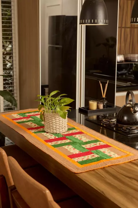 Trilho de mesa Pimentinhas